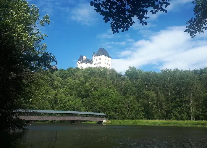 Schloss Burgk * Burgk (Saale-Orla-Kreis)